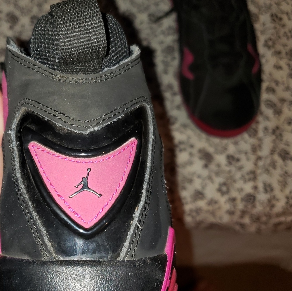 Girls Air Jordan Retro Black/Pink - Picture 3 of 4